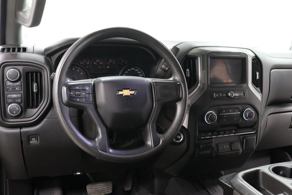 Used 2023 Chevrolet Silverado 1500 Custom image 8