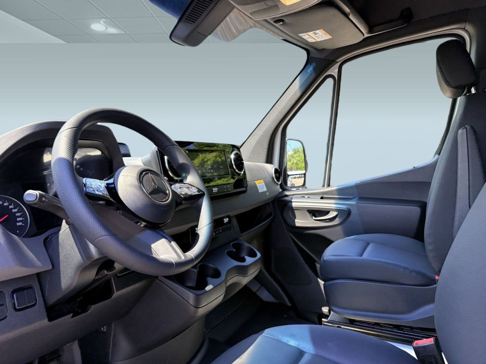 New 2025 Mercedes-Benz Sprinter 2500 image 4