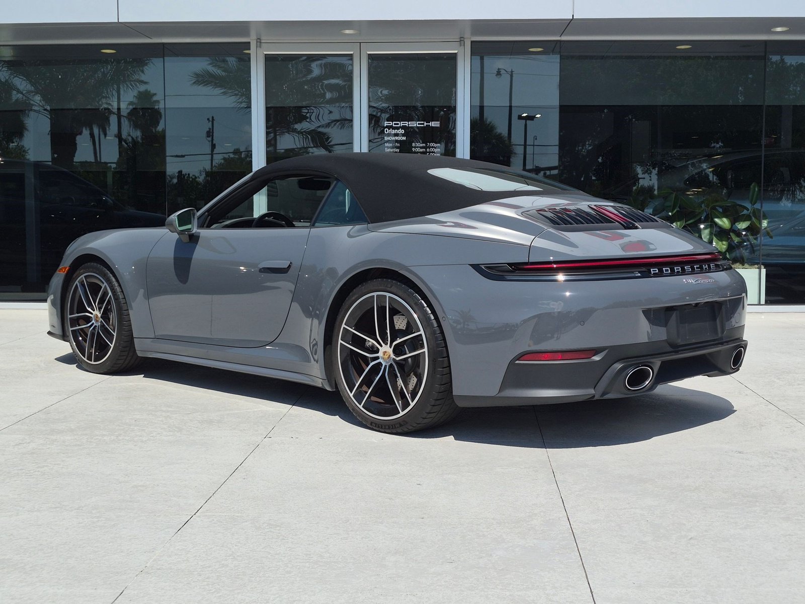 Certified 2025 Porsche 911 Carrera RWD image 3
