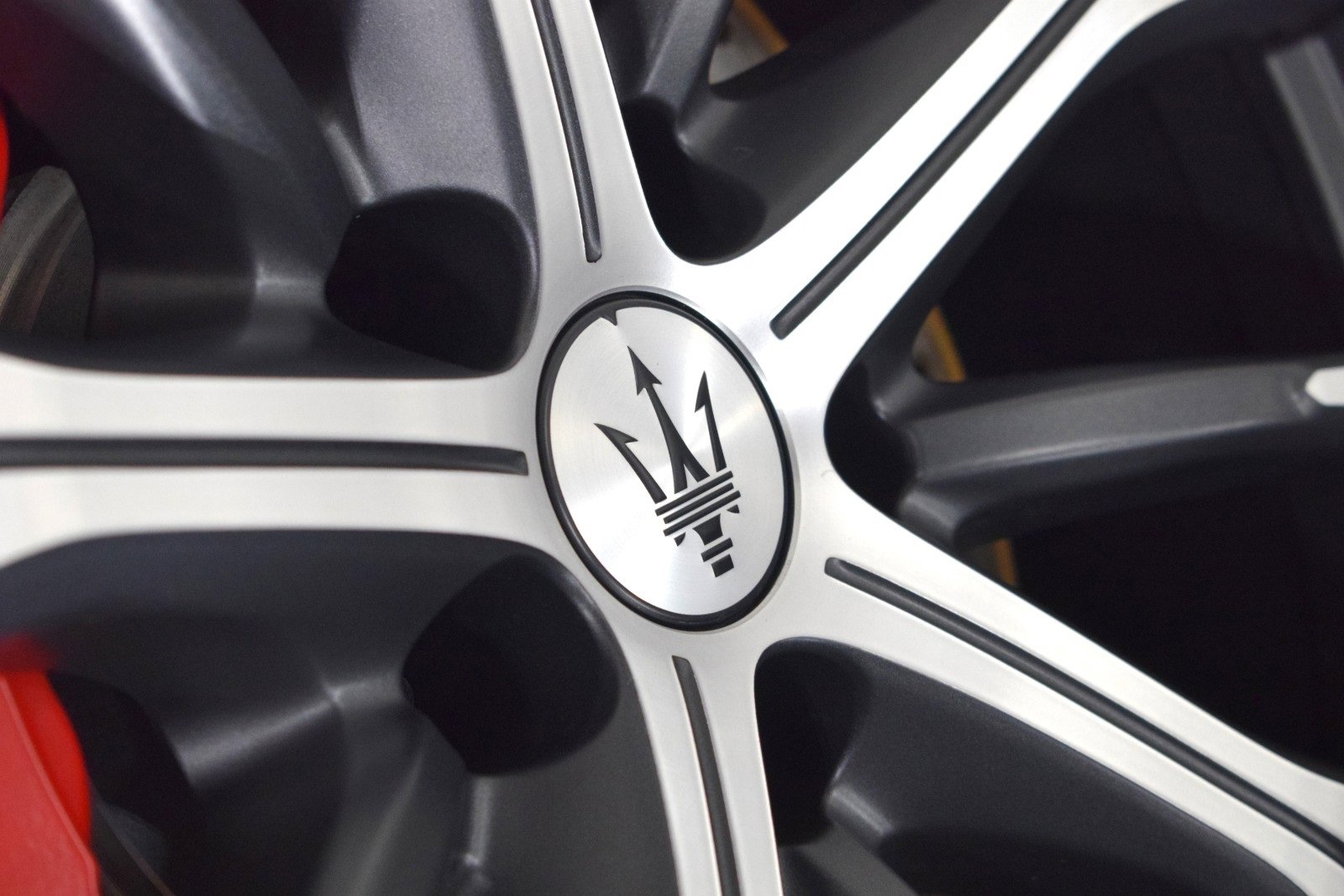 Used 2024 Maserati Grecale Trofeo image 17