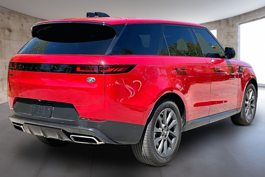 Used 2023 Land Rover Range Rover Sport SE AWD/4WD image 2