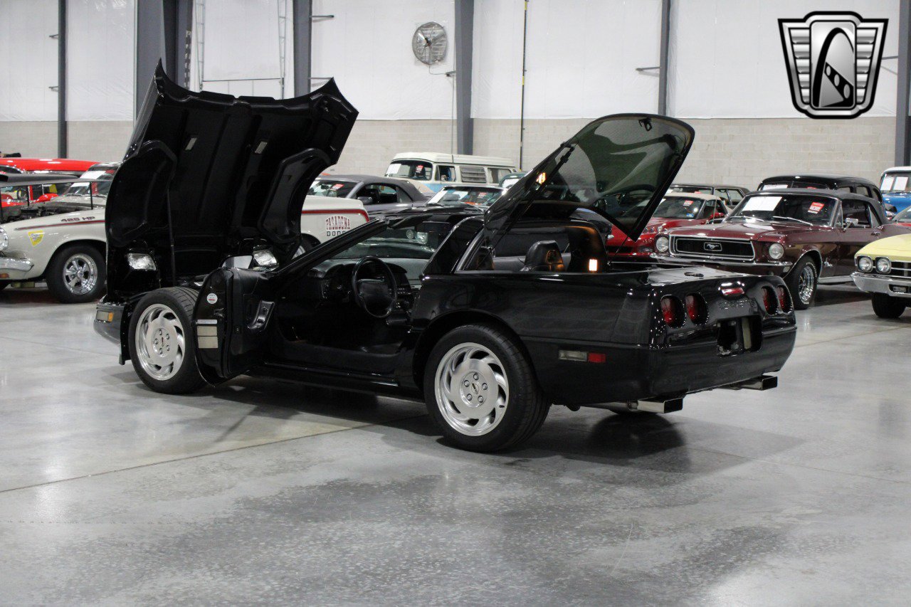 Used 1994 Chevrolet Corvette Coupe image 17
