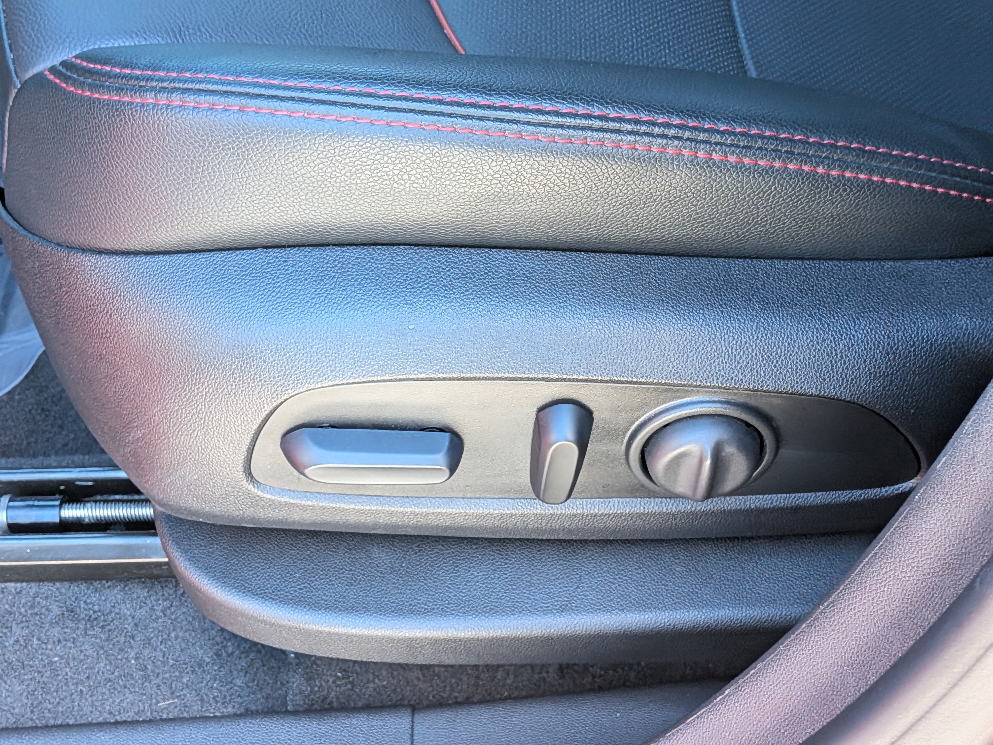 Used 2024 Chevrolet Equinox RS w/ RS Leather Package FWD image 22
