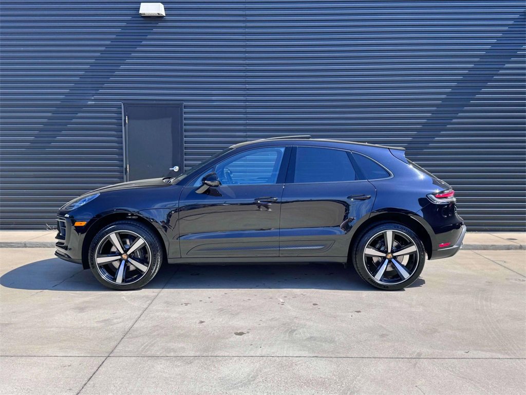 New 2025 Porsche Macan image 2