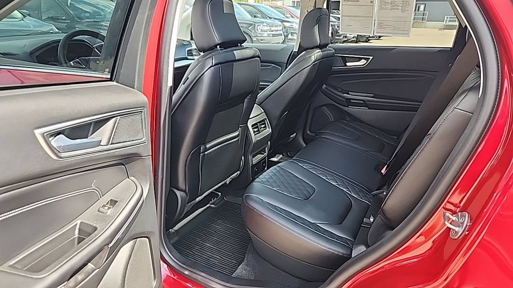Used 2024 Ford Edge Titanium AWD/4WD image 5