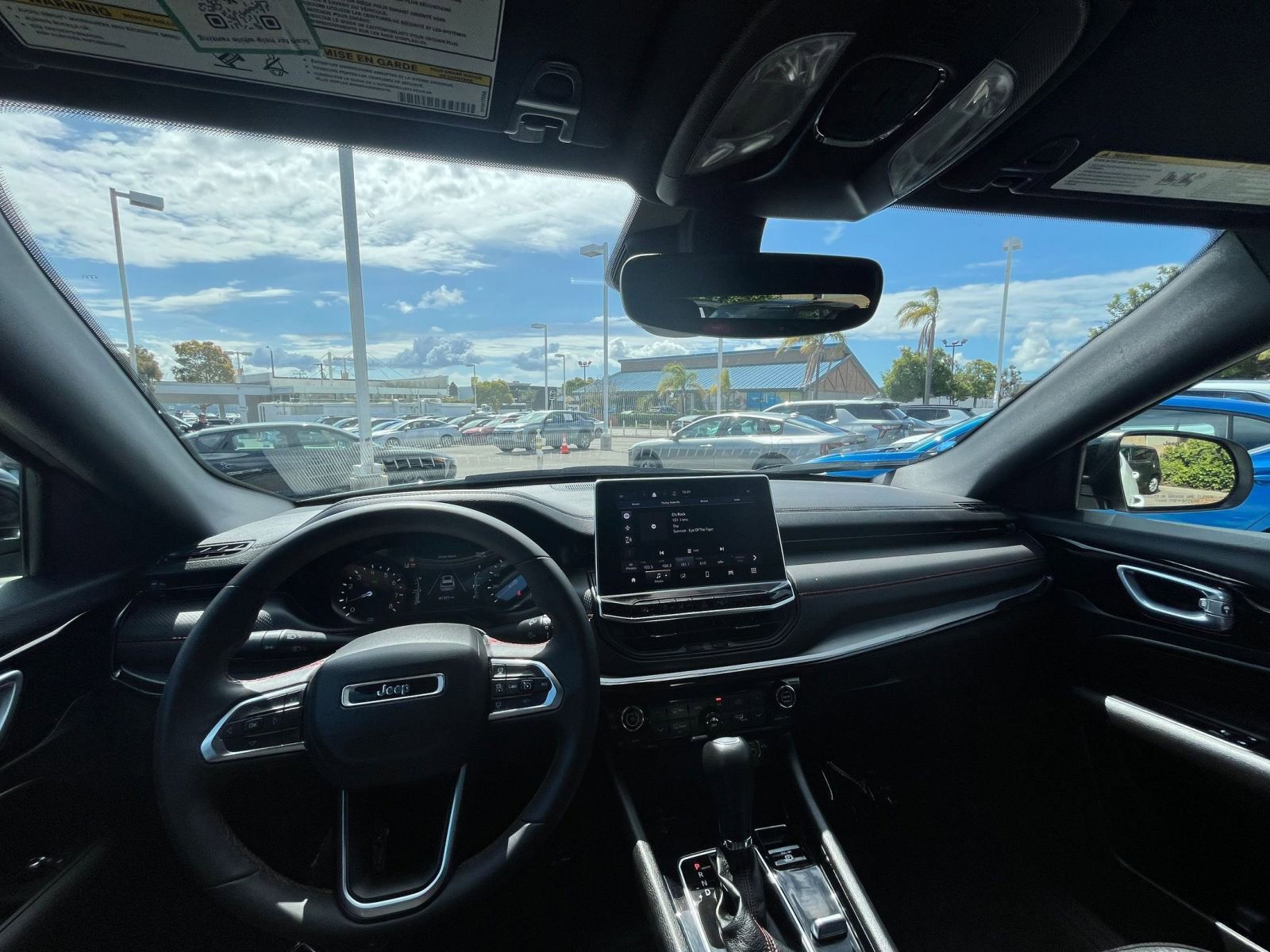 Used 2025 Jeep Compass Trailhawk AWD/4WD image 33