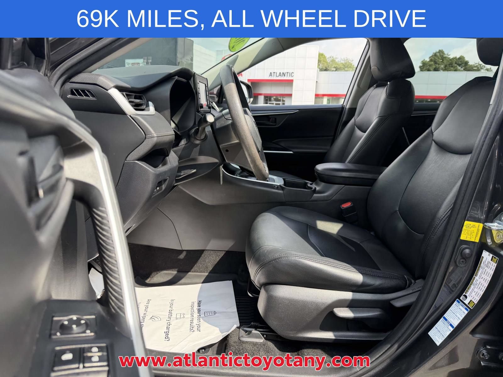 Used 2020 Toyota RAV4 LE w/ Carpet Mat Package AWD/4WD image 12