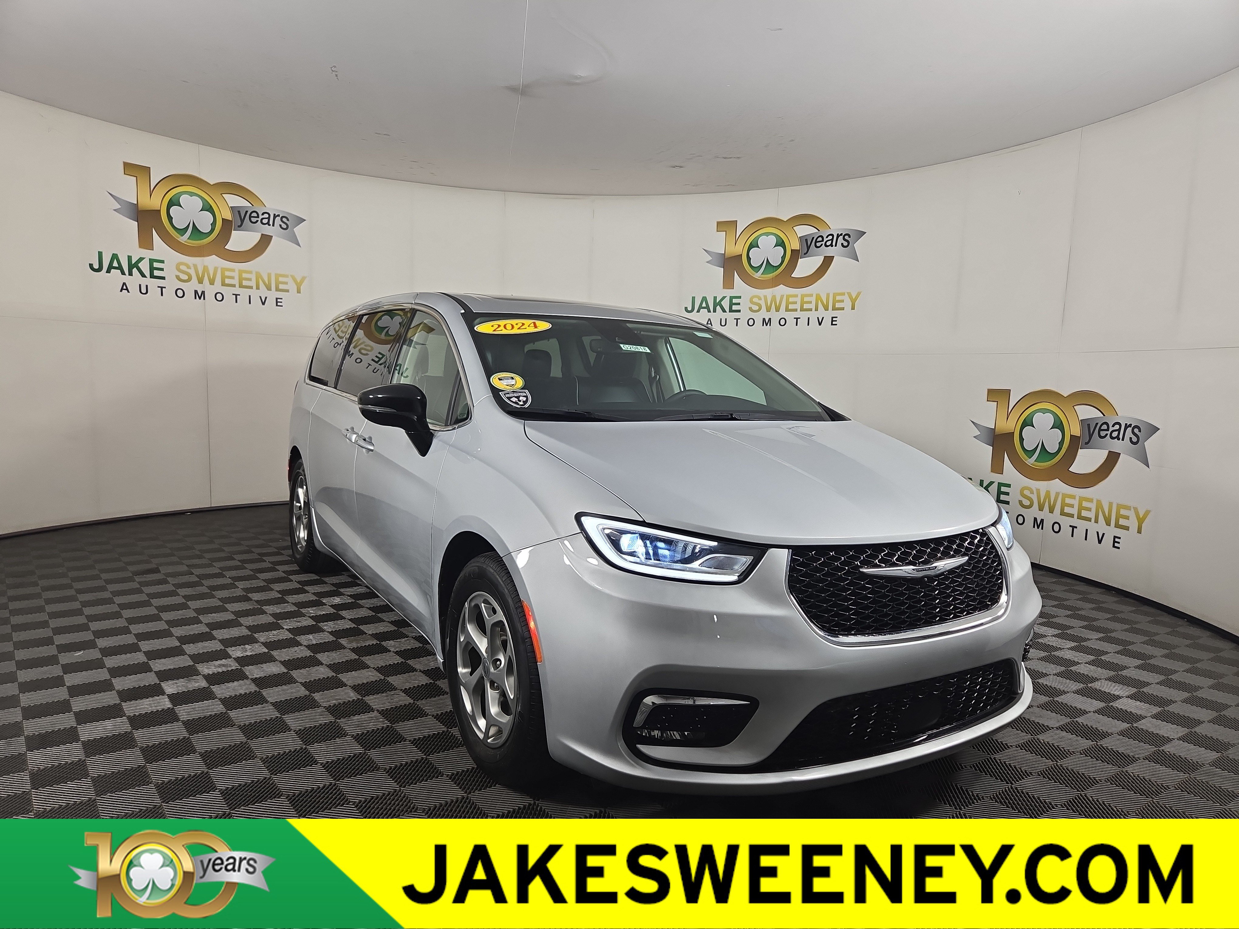 Used 2024 Chrysler Pacifica Limited