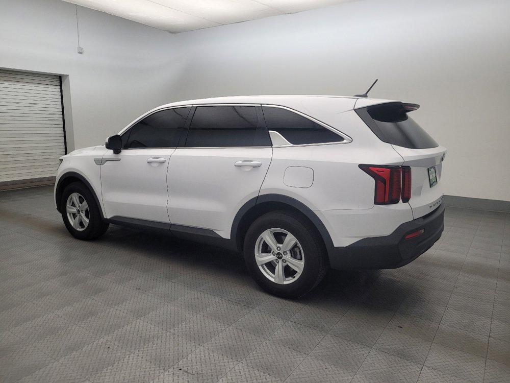 Used 2021 Kia Sorento LX FWD image 3