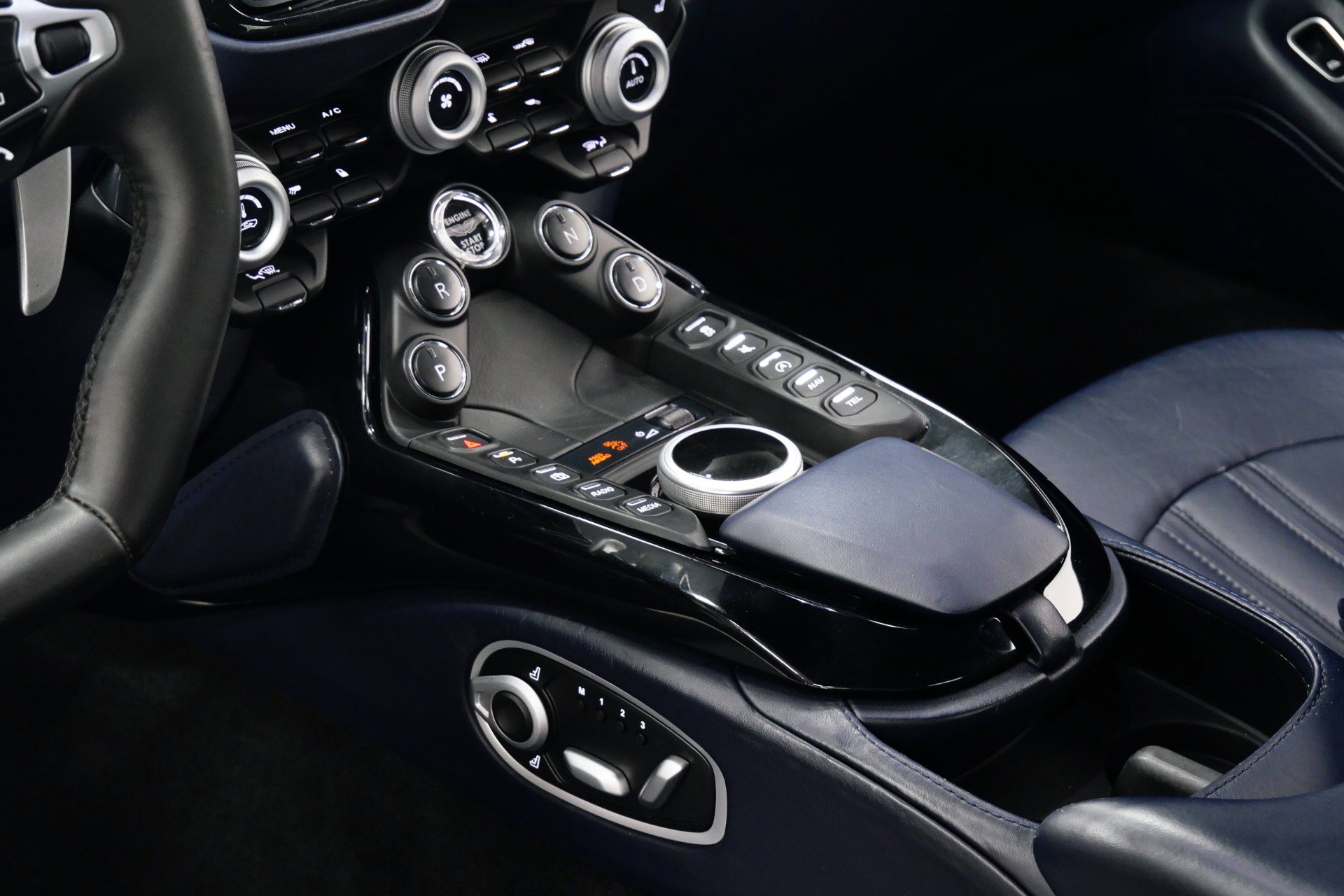 Used 2020 Aston Martin V8 Vantage -Twin Turbo V8, Comfort Collec image 26