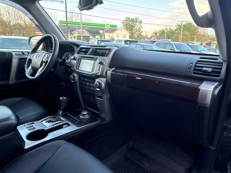 Used 2017 Toyota 4Runner Limited AWD/4WD image 24