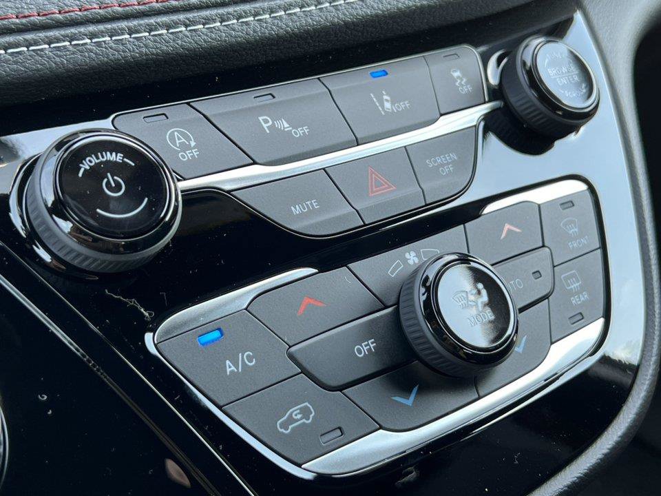 New 2027 Chrysler Pacifica Select AWD/4WD image 27