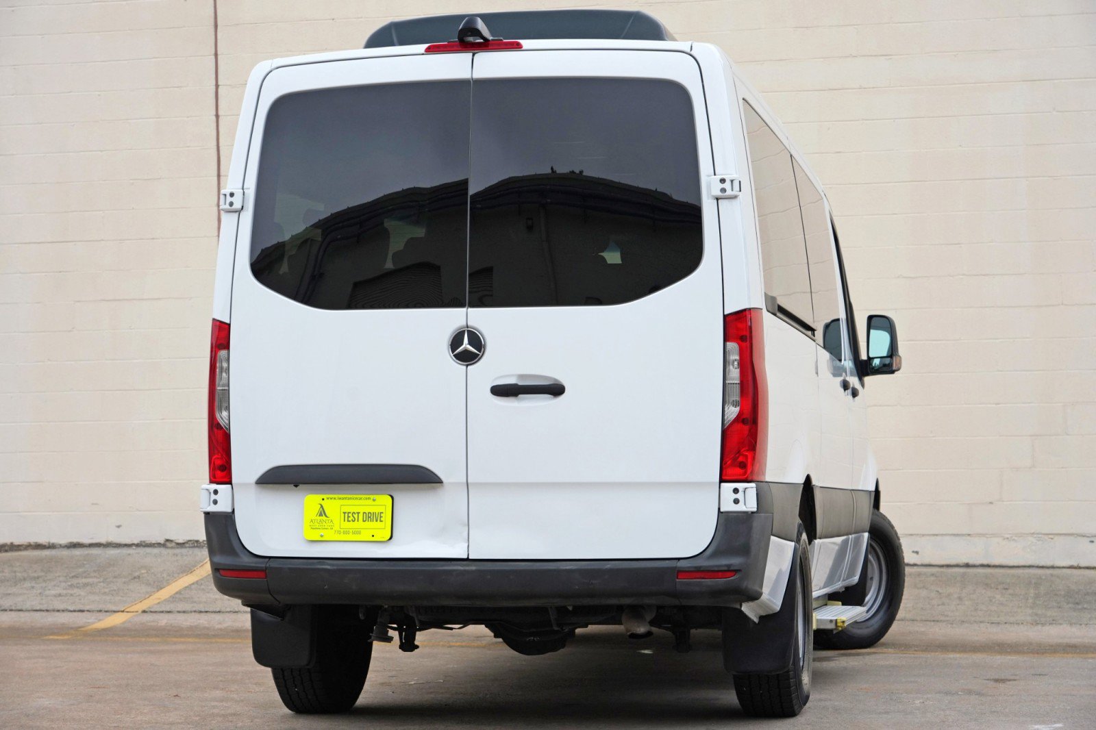 Used 2020 Mercedes-Benz Sprinter 2500 image 4