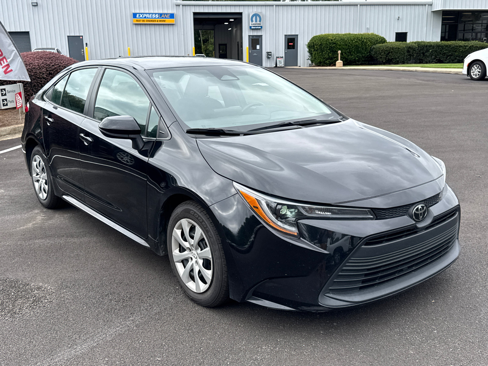 Used 2024 Toyota Corolla LE FWD image 3