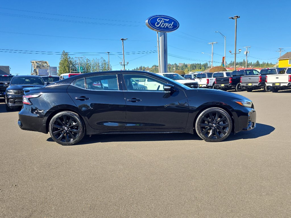 Used 2022 Nissan Maxima SR w/ Sport Mat Group image 7