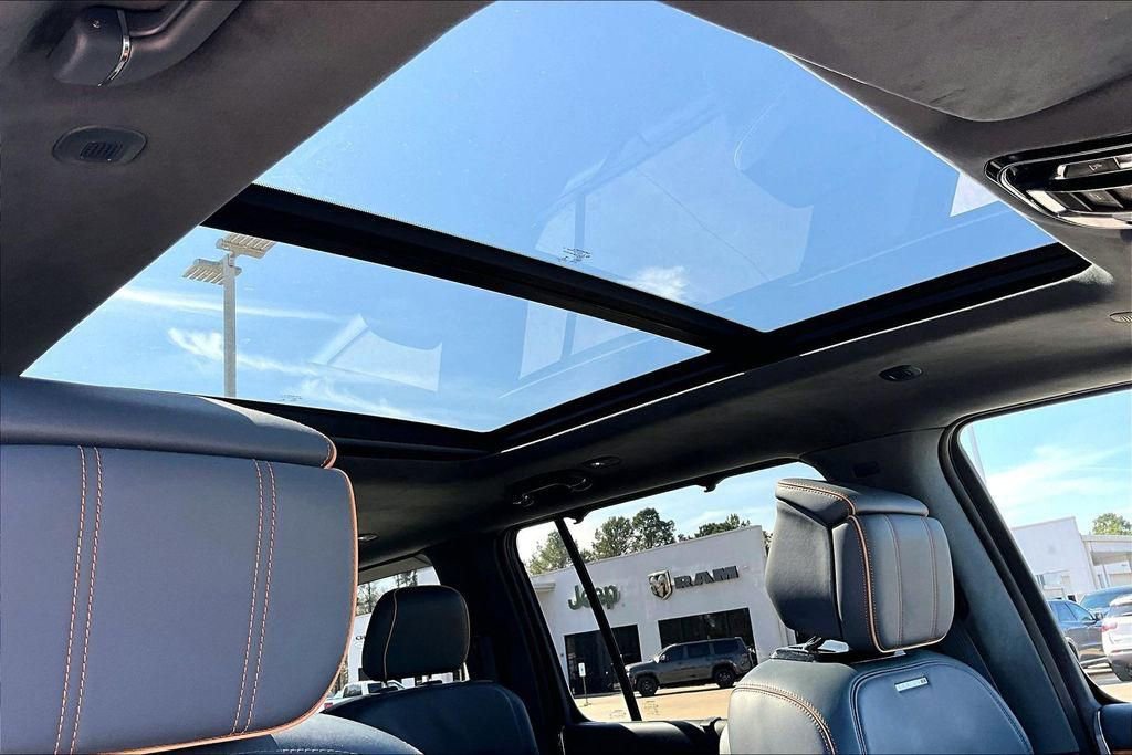 Used 2022 Jeep Grand Wagoneer Series II w/ Flexible Seating Group image 22