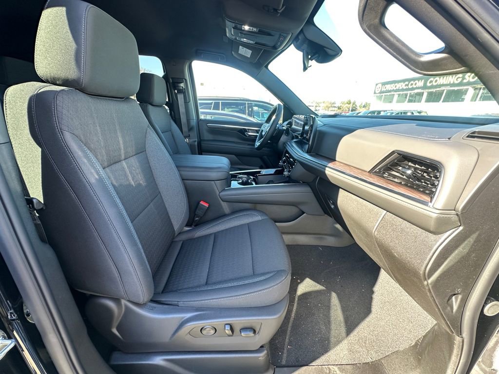 New 2026 Chevrolet Suburban LS image 29