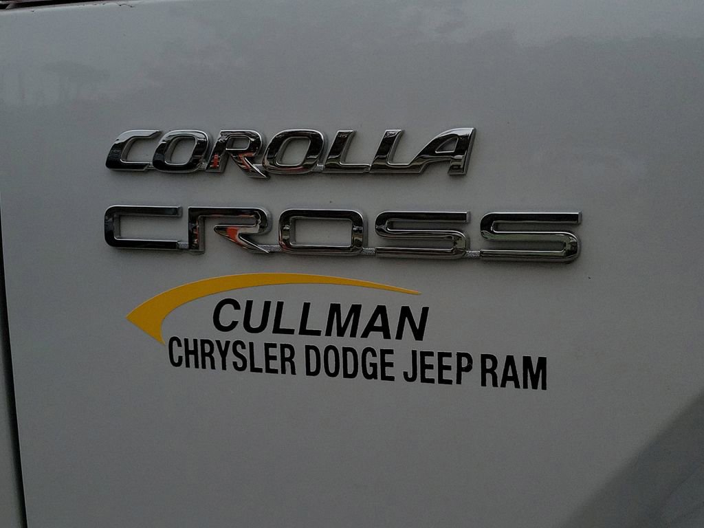 Used 2024 Toyota Corolla Cross XLE image 40