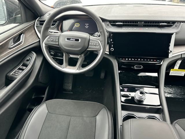 New 2026 Jeep Grand Cherokee Laredo image 15