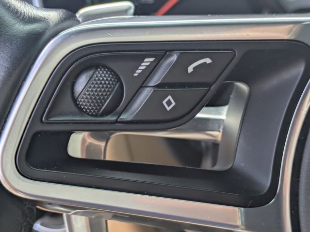 Used 2017 Porsche Macan S image 12