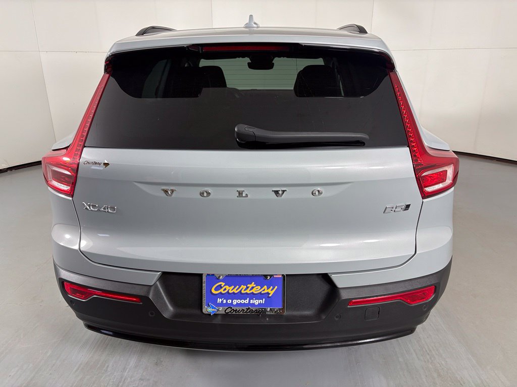 Used 2024 Volvo XC40 B5 Core AWD/4WD image 7