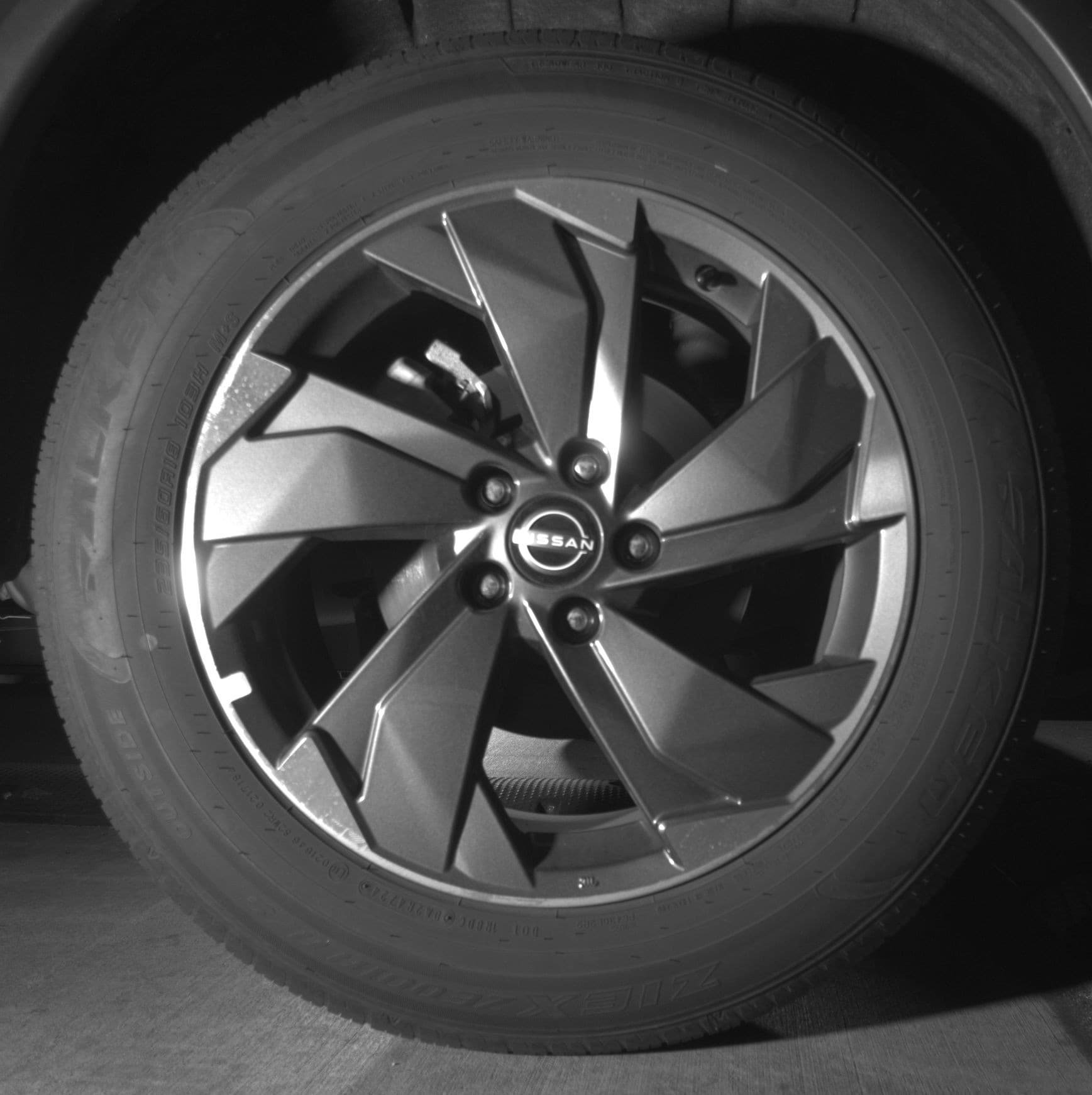 Used 2025 Nissan Rogue SV FWD image 12