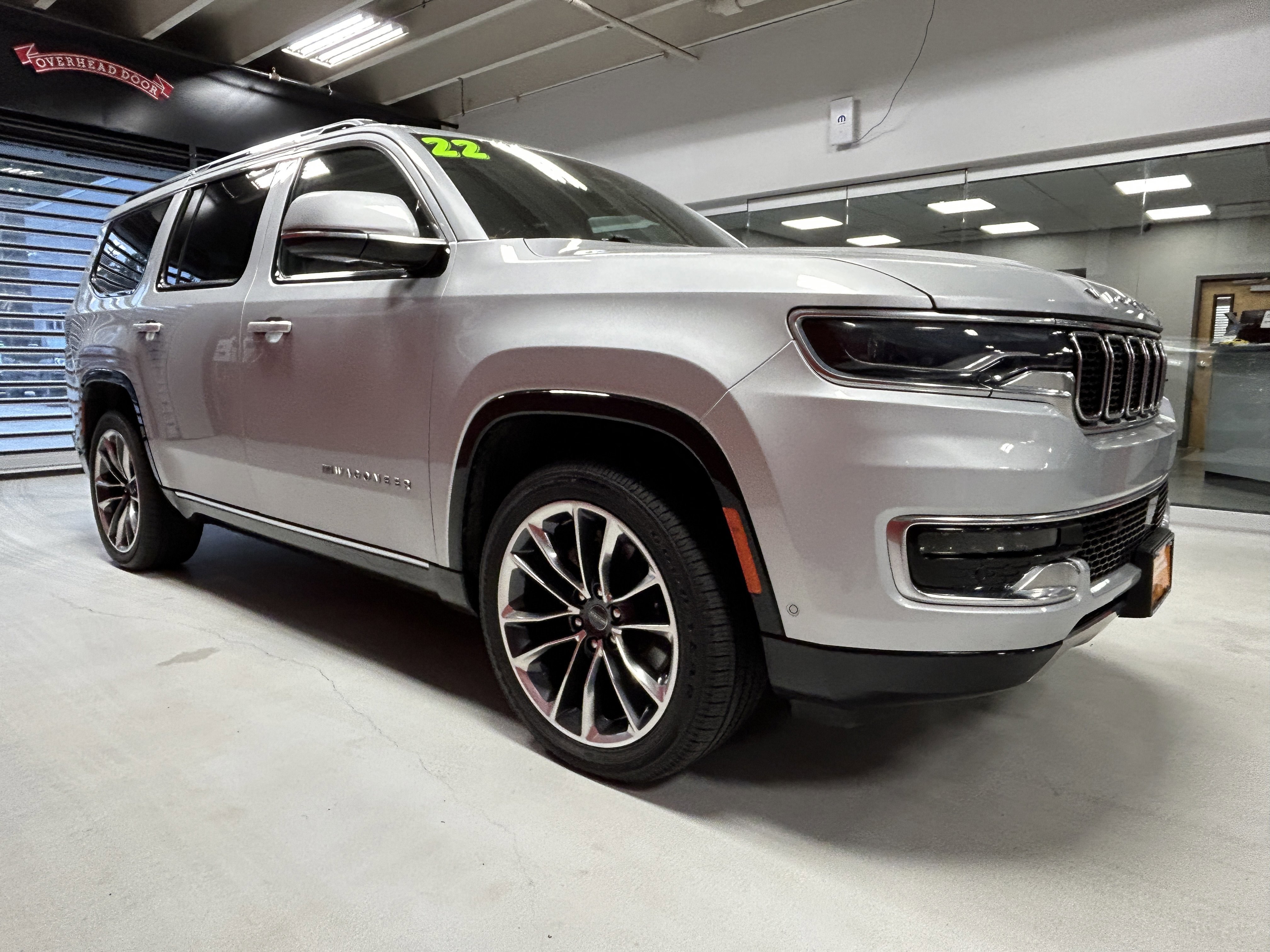 Certified 2022 Jeep Wagoneer Series III w/ Premium Group I image 15