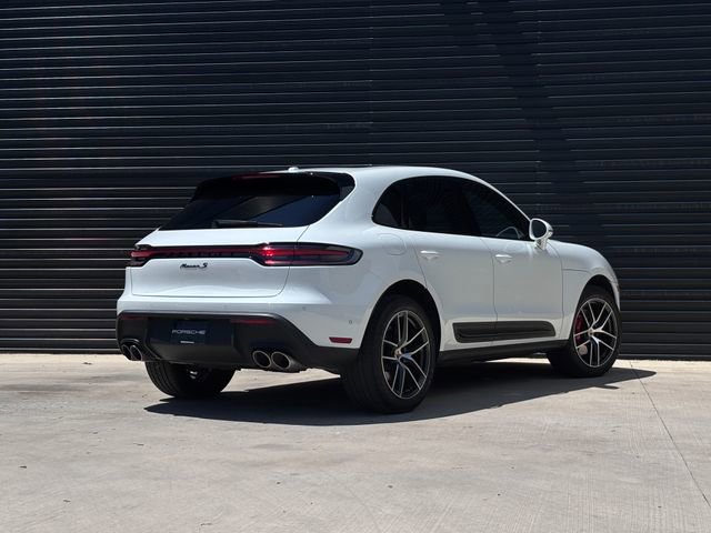 Certified 2024 Porsche Macan S AWD/4WD image 7