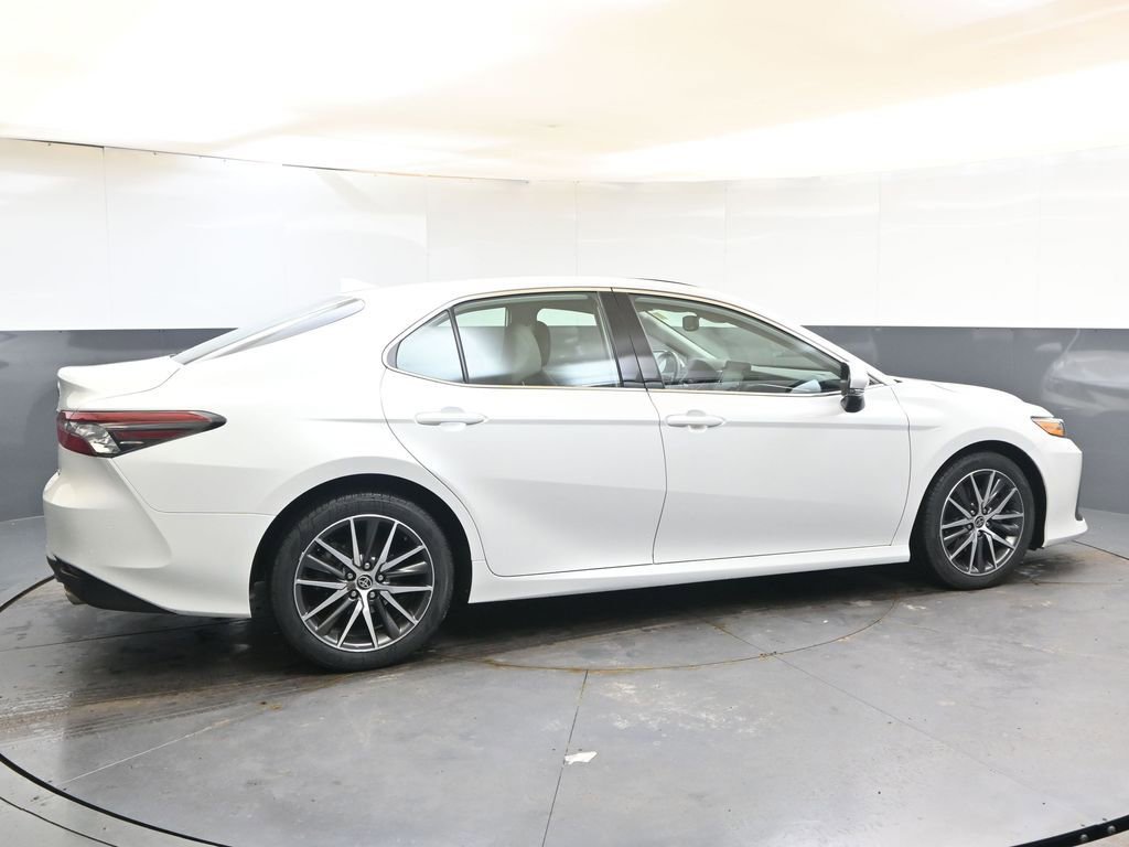 Used 2023 Toyota Camry XLE w/ Cold Weather Package image 6