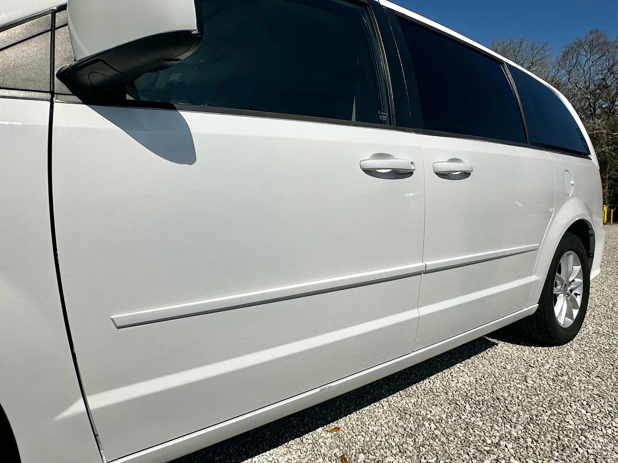 Used 2014 Dodge Grand Caravan SXT FWD image 12