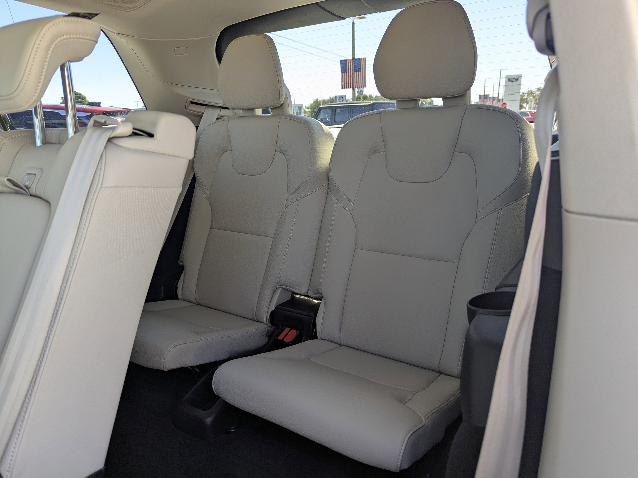 Used 2023 Volvo XC90 T8 Plus w/ Protection Package Premier image 19