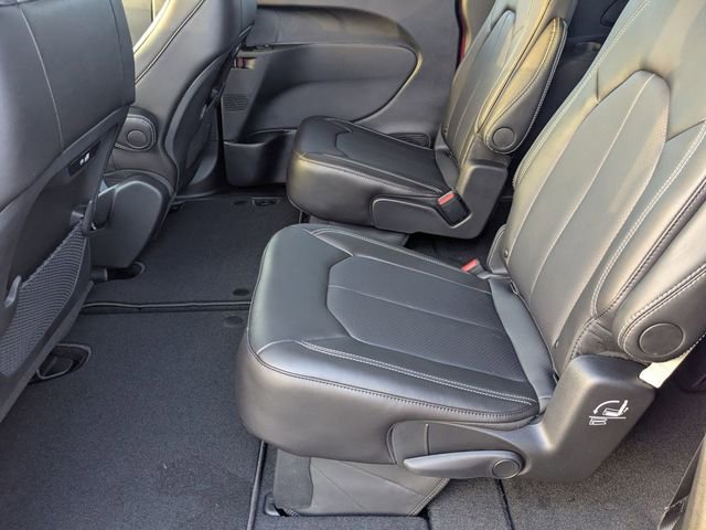 New 2026 Chrysler Pacifica Select FWD image 27