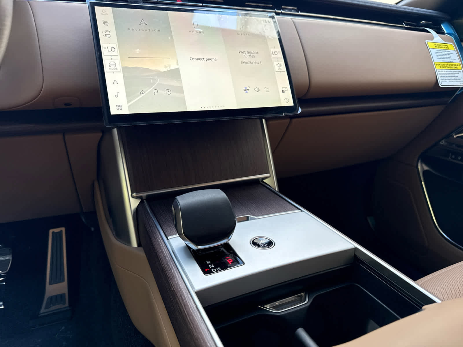 New 2025 Land Rover Range Rover SE image 9