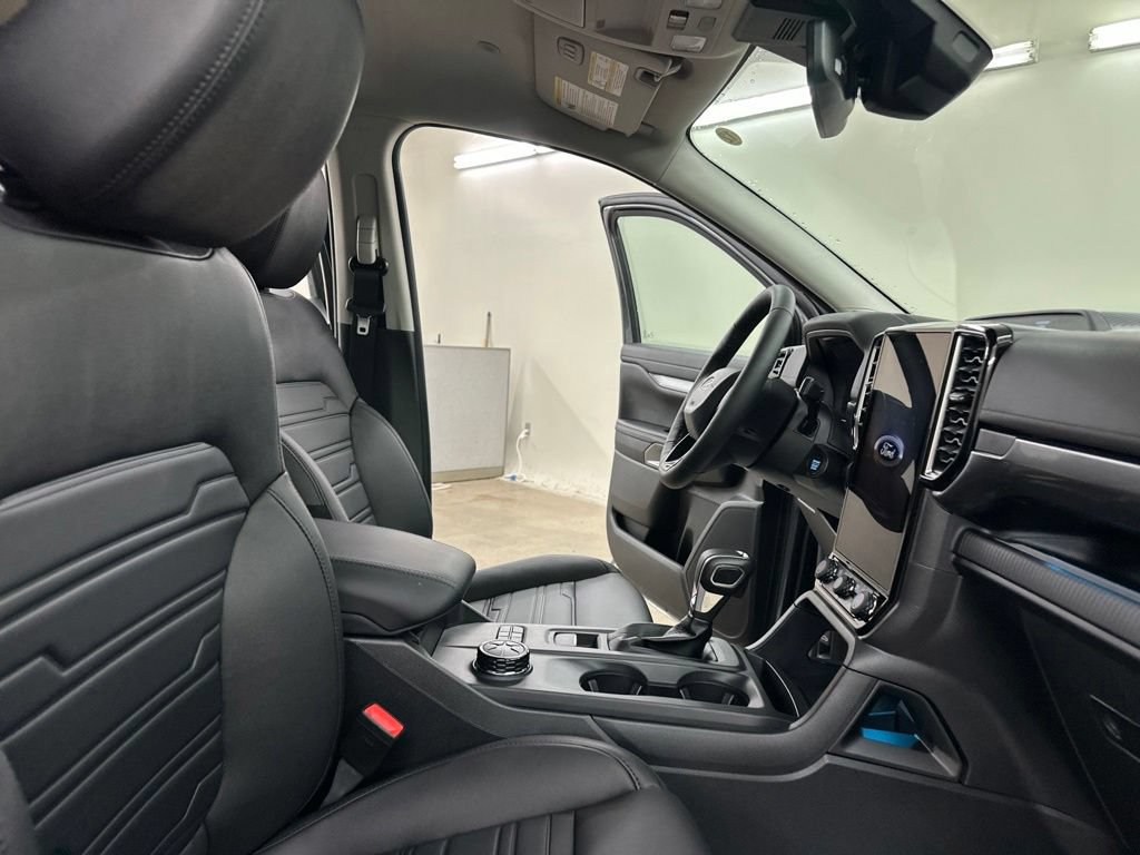 New 2026 Ford Ranger Lariat w/ Black Appearance Package AWD/4WD image 24