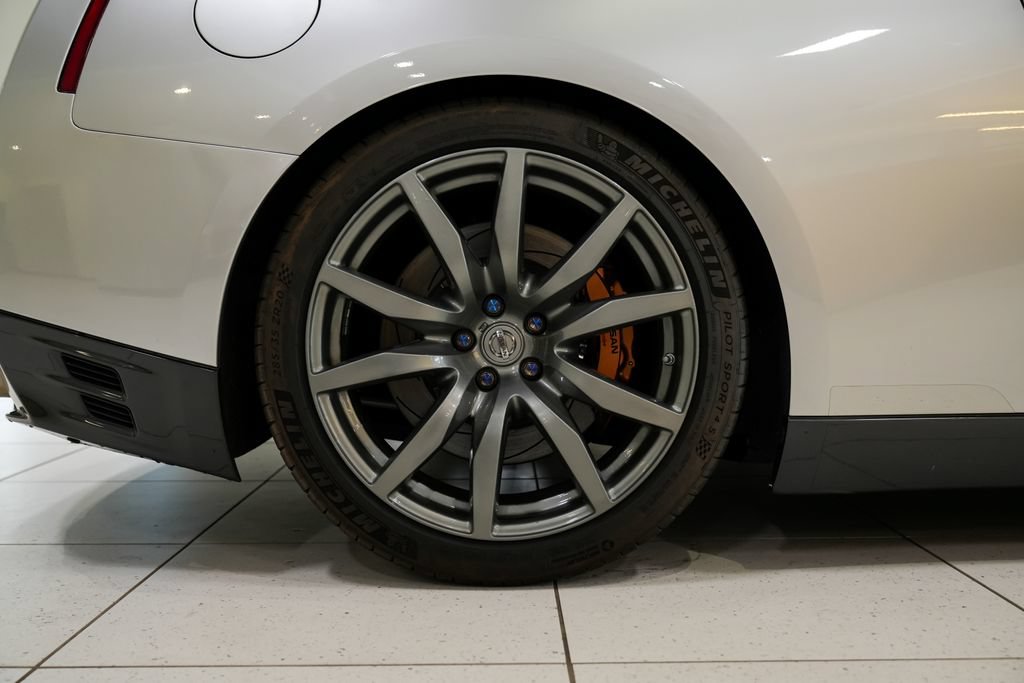 Used 2016 Nissan GT-R Premium AWD/4WD image 18