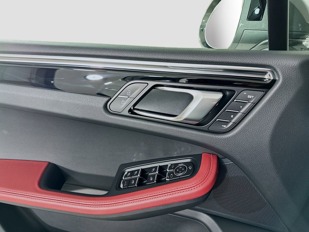 Certified 2026 Porsche Macan Turbo AWD/4WD image 20
