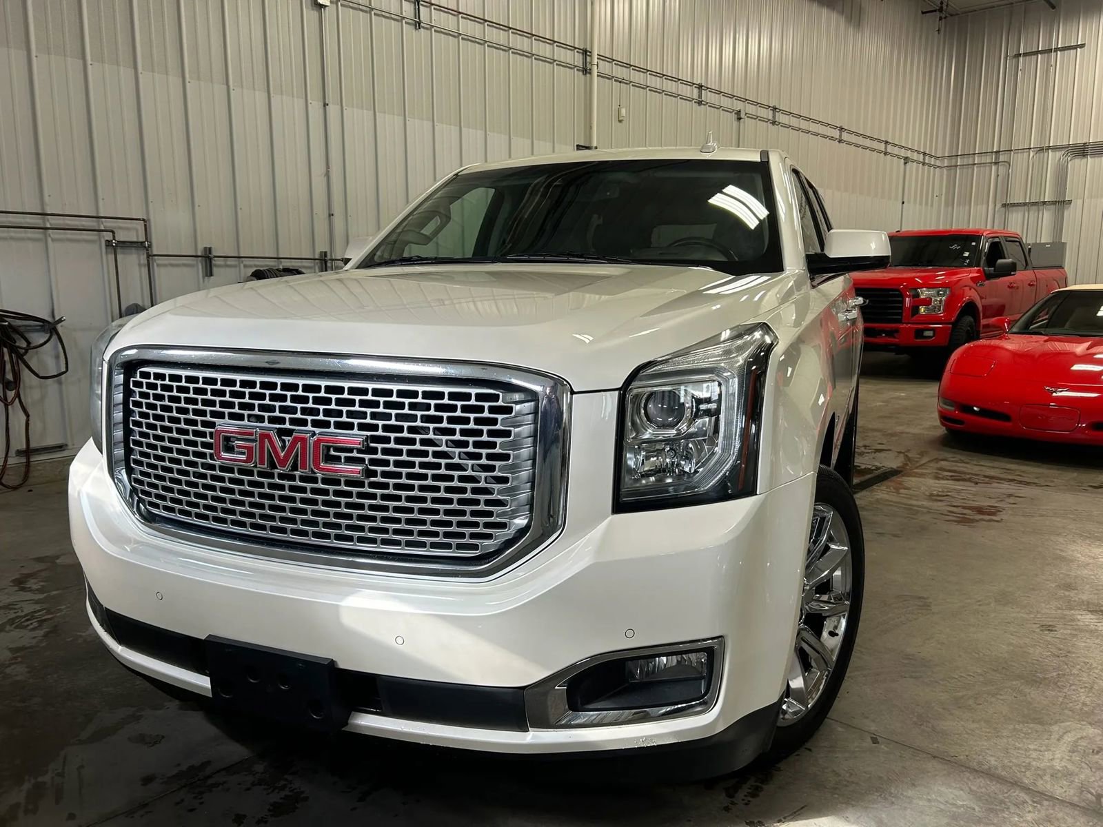 Used 2015 GMC Yukon Denali w/ Open Road Package AWD/4WD image 8