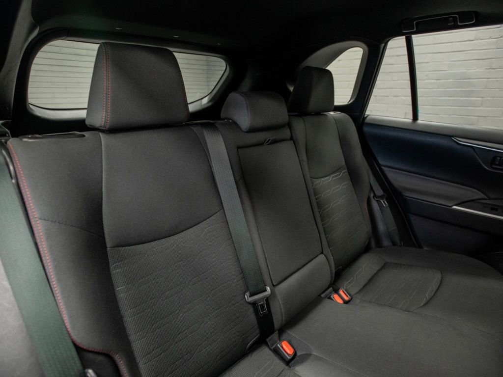 Used 2021 Toyota RAV4 SE image 26