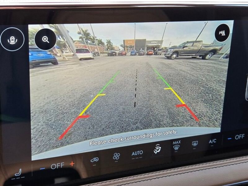 Used 2023 Lincoln Corsair Reserve image 19