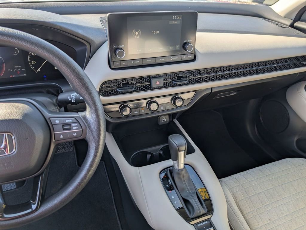 Used 2025 Honda HR-V LX image 32
