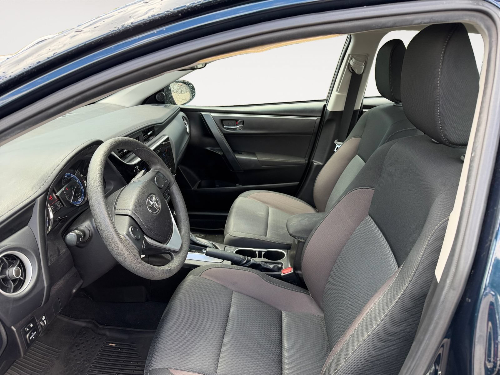 Used 2019 Toyota Corolla LE FWD image 9