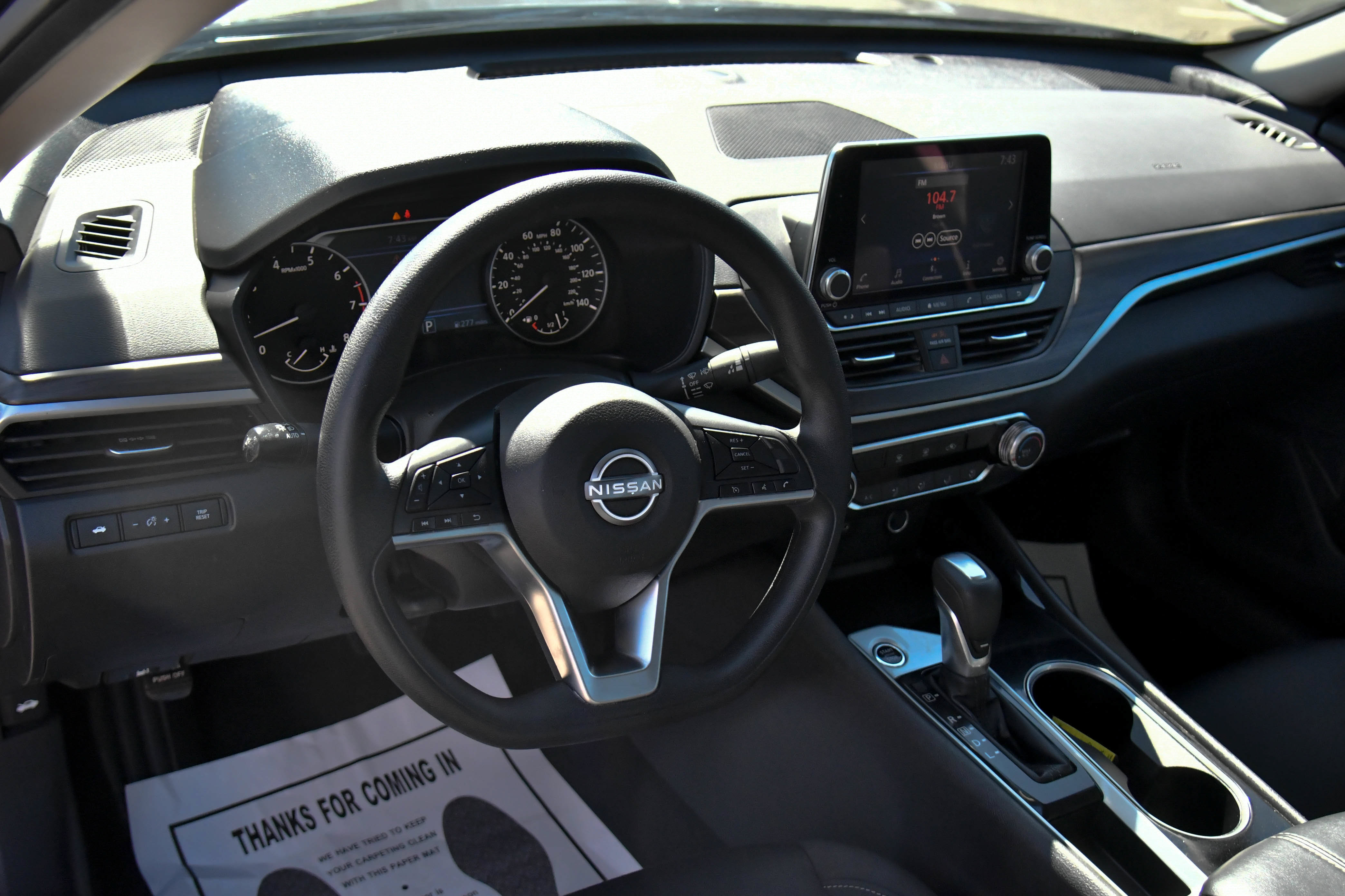 Used 2024 Nissan Altima 2.5 SV FWD image 14