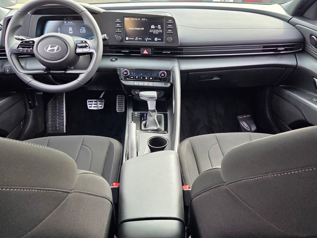 New 2025 Hyundai Elantra Sport image 8