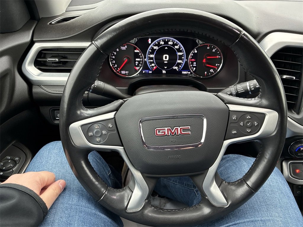 Used 2020 GMC Acadia SLT w/ Driver Alert Package II image 14