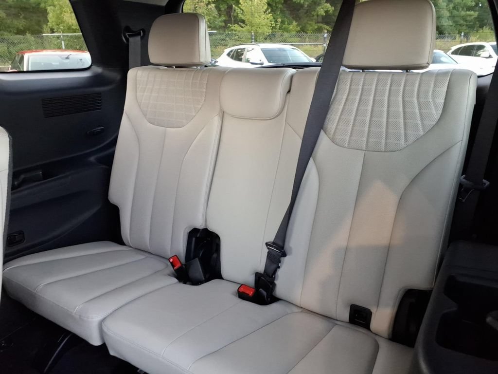 Used 2024 Hyundai Palisade Limited FWD image 20