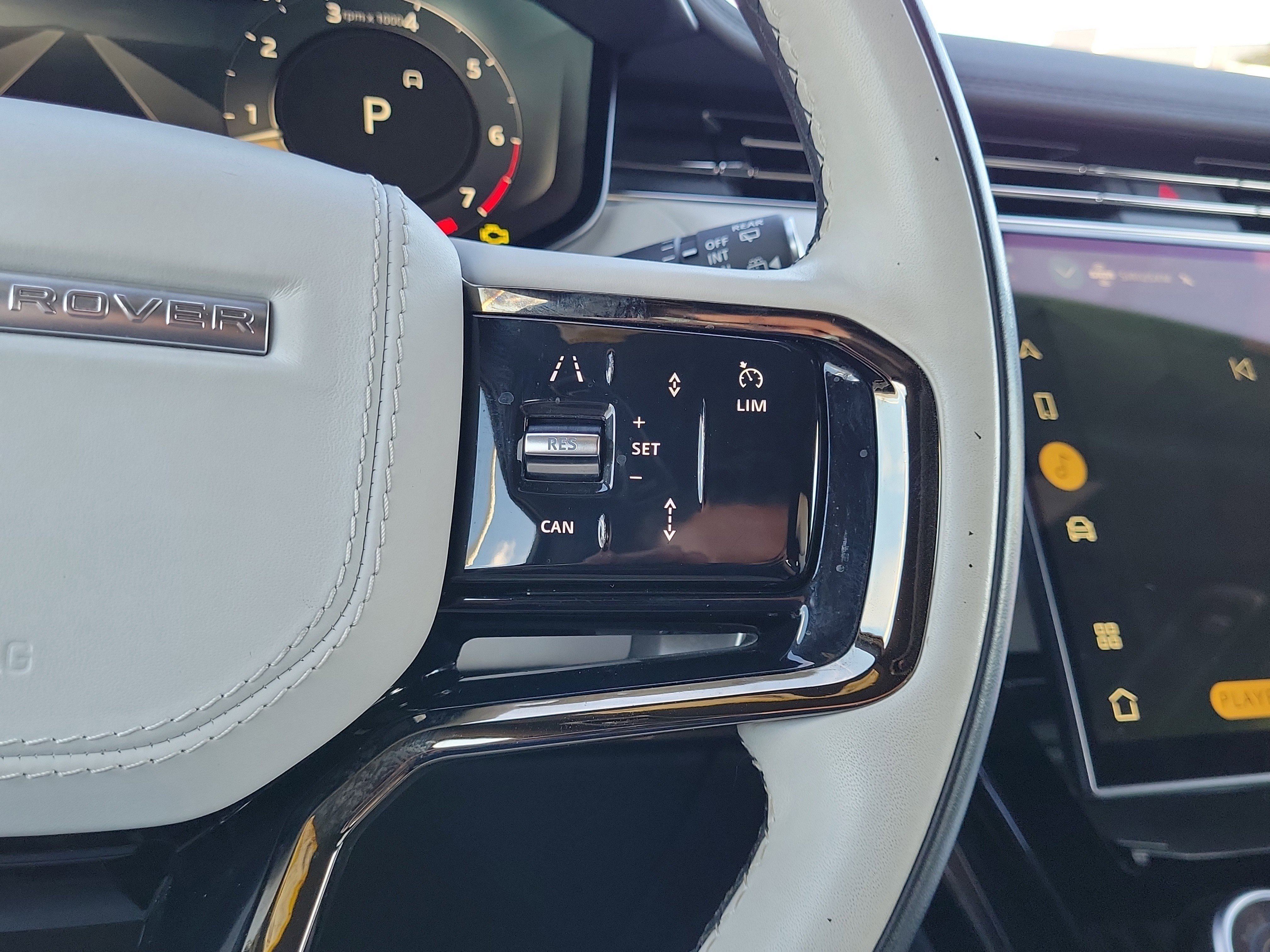 Used 2023 Land Rover Range Rover Sport SE Dynamic image 16