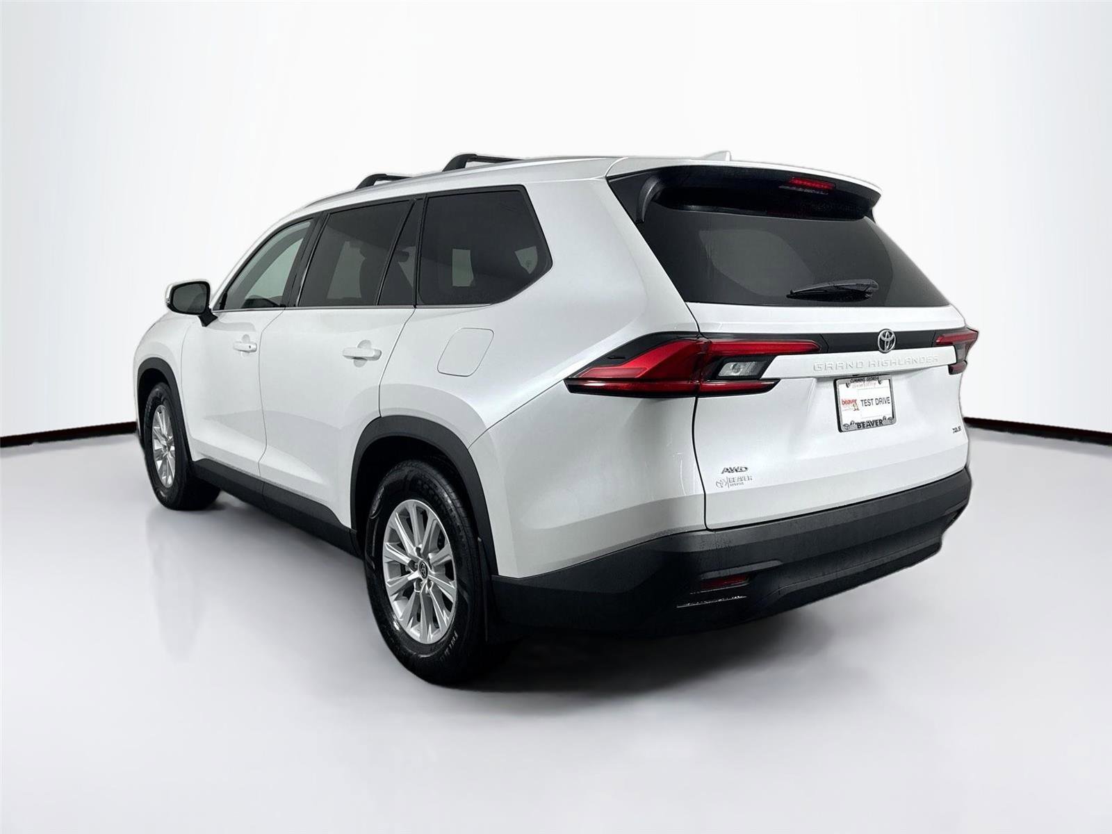 Certified 2024 Toyota Grand Highlander XLE image 2