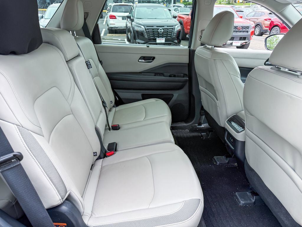 Certified 2024 Nissan Pathfinder SL AWD/4WD image 22
