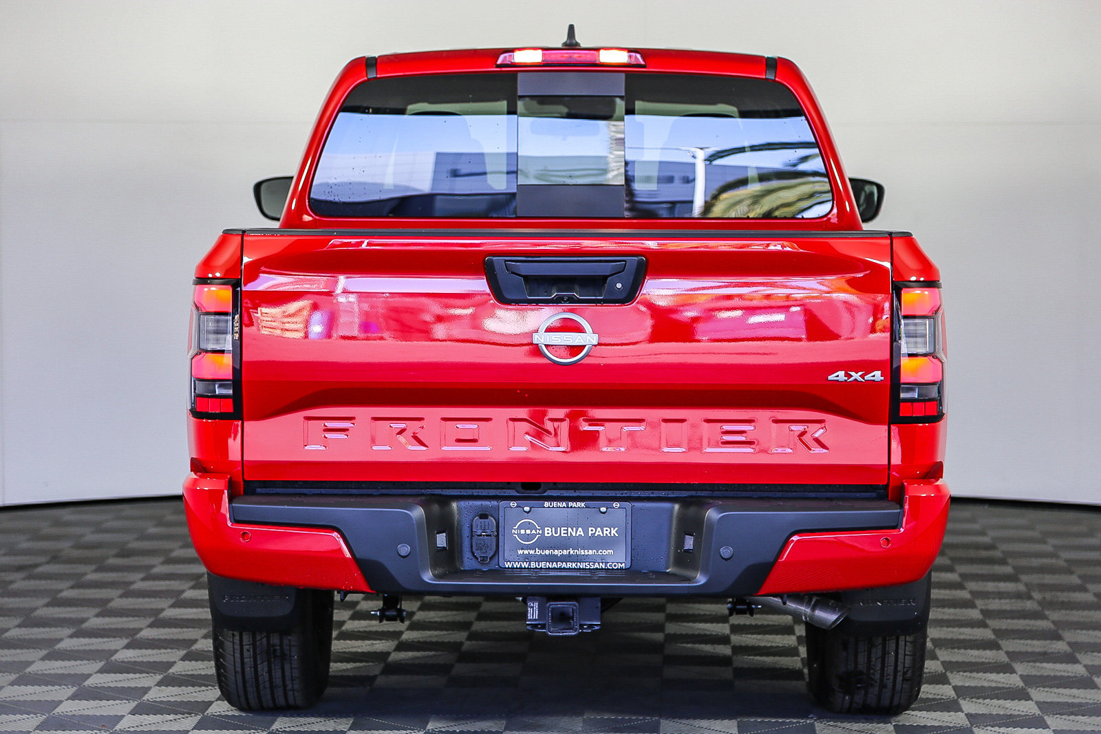 New 2025 Nissan Frontier SV w/ SV Convenience Package AWD/4WD image 8