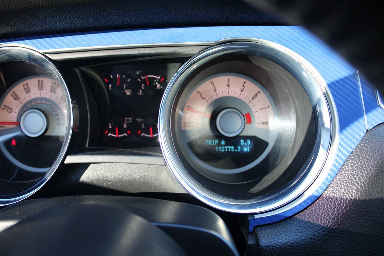 Used 2011 Ford Mustang GT Premium w/ Comfort Pkg RWD image 18